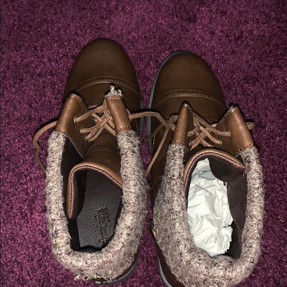 Boots - Picture 3 of 3